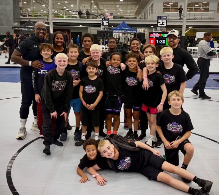 Groundwork team photo at the Columbus Day Duals